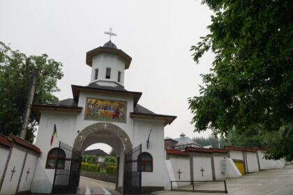 Sărbătoarea Preasfintei Treimi în pădurea Buciumenilor – fotografia 1