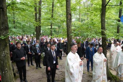 Sărbătoarea Preasfintei Treimi în pădurea Buciumenilor – fotografia 20