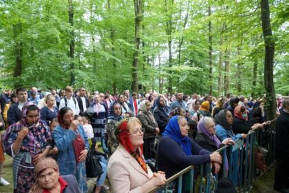 Sărbătoarea Preasfintei Treimi în pădurea Buciumenilor – fotografia 26