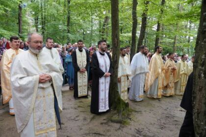 Sărbătoarea Preasfintei Treimi în pădurea Buciumenilor – fotografia 27