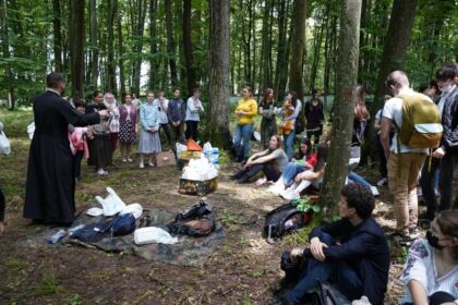 Sărbătoarea Preasfintei Treimi în pădurea Buciumenilor – fotografia 49