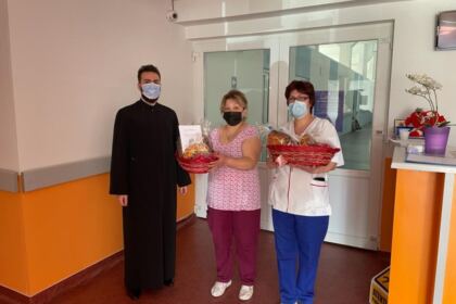 Daruri pascale oferite cadrelor medicale – fotografia 10