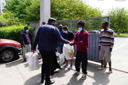 Activitate filantropică la Centrul regional de cazare şi proceduri pentru solicitanţii de azil din Galaţi – fotografia 13