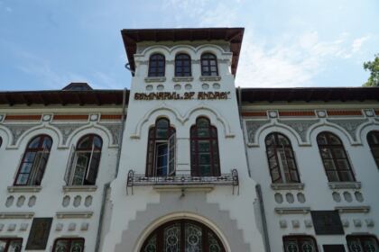 Elevii Seminarului Teologic „Sfântul Andrei“ din Galaţi au început cursurile în format fizic – fotografia 3