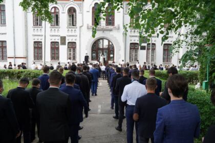 Elevii Seminarului Teologic „Sfântul Andrei“ din Galaţi au început cursurile în format fizic – fotografia 17