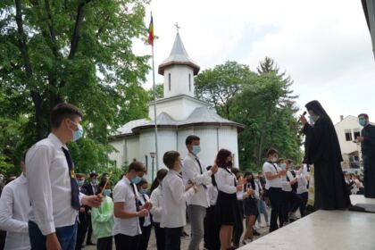 Elevii Seminarului Teologic „Sfântul Andrei“ din Galaţi au început cursurile în format fizic – fotografia 23