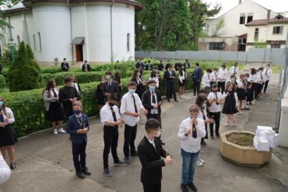 Elevii Seminarului Teologic „Sfântul Andrei“ din Galaţi au început cursurile în format fizic – fotografia 27
