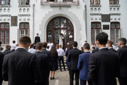 Elevii Seminarului Teologic „Sfântul Andrei“ din Galaţi au început cursurile în format fizic – fotografia 31
