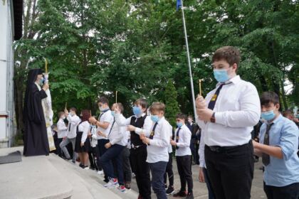 Elevii Seminarului Teologic „Sfântul Andrei“ din Galaţi au început cursurile în format fizic – fotografia 33
