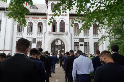 Elevii Seminarului Teologic „Sfântul Andrei“ din Galaţi au început cursurile în format fizic – fotografia 39