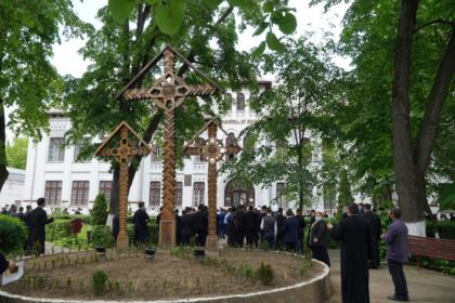 Elevii Seminarului Teologic „Sfântul Andrei“ din Galaţi au început cursurile în format fizic – fotografia 40