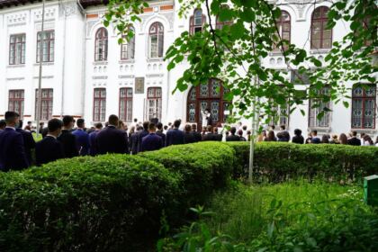 Elevii Seminarului Teologic „Sfântul Andrei“ din Galaţi au început cursurile în format fizic – fotografia 41