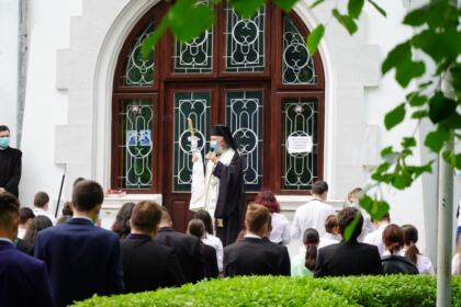 Elevii Seminarului Teologic „Sfântul Andrei“ din Galaţi au început cursurile în format fizic – fotografia 42