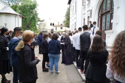 Elevii Seminarului Teologic „Sfântul Andrei“ din Galaţi au început cursurile în format fizic – fotografia 45