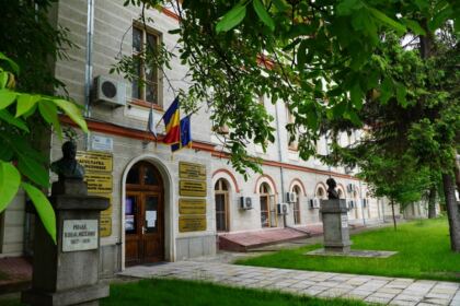 Sesiune de Comunicări Ştiinţifice în Arhiepiscopia Dunării de Jos – fotografia 2