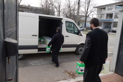 Arhiepiscopia Dunării de Jos sprijină în continuare unităţile medicale – fotografia 7