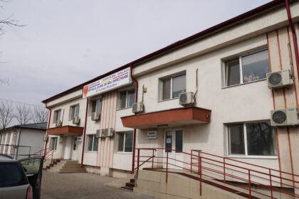 Arhiepiscopia Dunării de Jos sprijină în continuare unităţile medicale – fotografia 9