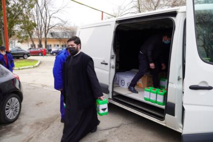 Arhiepiscopia Dunării de Jos sprijină în continuare unităţile medicale – fotografia 11
