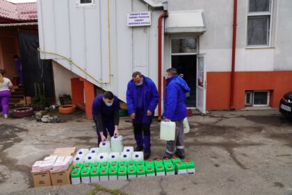 Arhiepiscopia Dunării de Jos sprijină în continuare unităţile medicale – fotografia 17