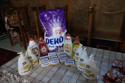 Slujire arhierească şi ajutoare oferite semenilor nevoiaşi în Arhiepiscopia Dunării de Jos la Duminica Înfricoşătoarei Judecăţi – fotografia 19
