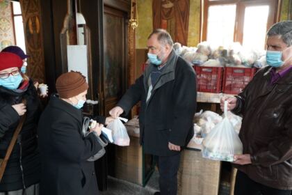 Daruri pentru Maternitatea „Buna Vestire“ din Galați și pentru vârstnicii nevoiaşi – fotografia 29