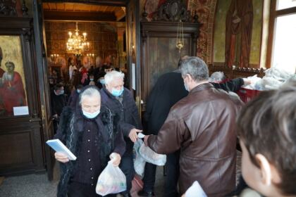 Daruri pentru Maternitatea „Buna Vestire“ din Galați și pentru vârstnicii nevoiaşi – fotografia 30