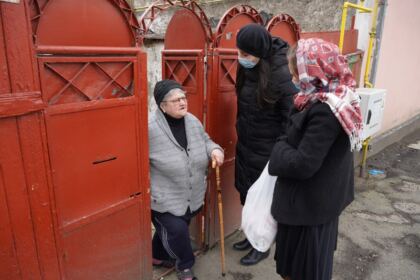 Daruri pentru Maternitatea „Buna Vestire“ din Galați și pentru vârstnicii nevoiaşi – fotografia 35