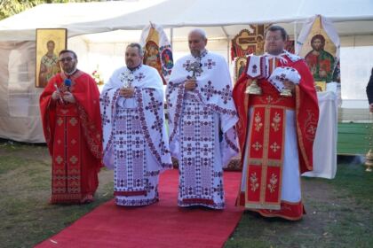 Liturghie şi filantropie la biserica „Sf. Mina“ din Galaţi – fotografia 12