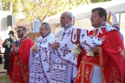Liturghie şi filantropie la biserica „Sf. Mina“ din Galaţi – fotografia 13