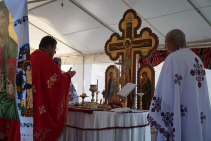 Liturghie şi filantropie la biserica „Sf. Mina“ din Galaţi – fotografia 18