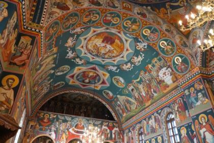 Liturghie şi filantropie la biserica „Sf. Mina“ din Galaţi – fotografia 22
