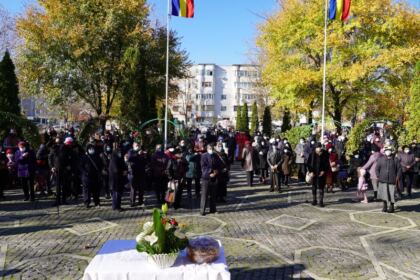 Liturghie şi filantropie la biserica „Sf. Mina“ din Galaţi – fotografia 39