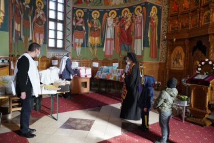 Liturghie şi filantropie la biserica „Sf. Mina“ din Galaţi – fotografia 43
