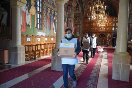Liturghie şi filantropie la biserica „Sf. Mina“ din Galaţi – fotografia 50