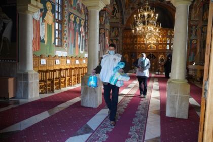 Liturghie şi filantropie la biserica „Sf. Mina“ din Galaţi – fotografia 54