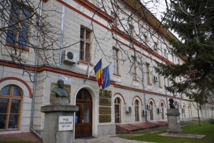 Sesiune de comunicări ştiinţifice în cadrul sărbătorilor Sfântului Apostol Andrei la Galaţi – fotografia 1