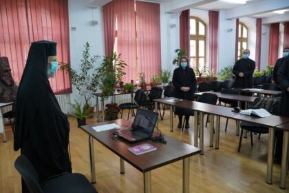 Sesiune de comunicări ştiinţifice în cadrul sărbătorilor Sfântului Apostol Andrei la Galaţi – fotografia 4