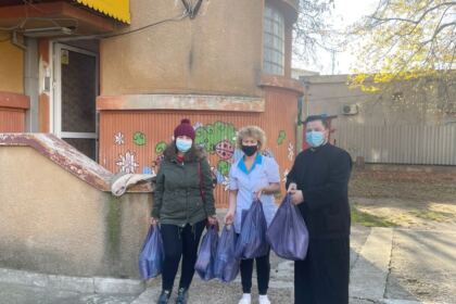 Activităţi social-filantropice îndreptate către semenii aflaţi în dificultate – fotografia 23