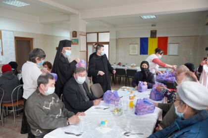 Parohia „Sf. Stelian“ din Galaţi și-a sărbătorit ocrotitorul spiritual – fotografia 9