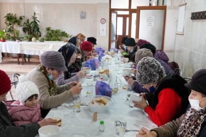 Parohia „Sf. Stelian“ din Galaţi și-a sărbătorit ocrotitorul spiritual – fotografia 12