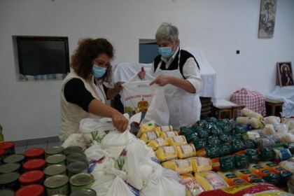 Ajutoare oferite de Parohia „Sfânta Cuvioasă Parascheva“ din Galați – fotografia 10