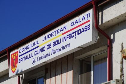 Arhiepiscopia Dunării de Jos sprijină în continuare spitalele şi centrele sociale – fotografia 15