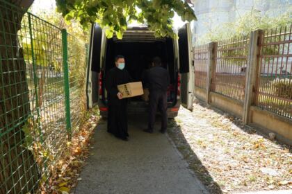 Arhiepiscopia Dunării de Jos sprijină în continuare spitalele şi centrele sociale – fotografia 27