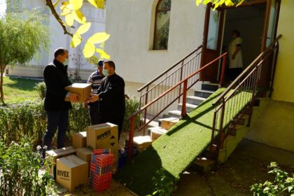 Arhiepiscopia Dunării de Jos sprijină în continuare spitalele şi centrele sociale – fotografia 30