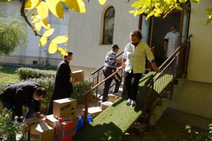 Arhiepiscopia Dunării de Jos sprijină în continuare spitalele şi centrele sociale – fotografia 31