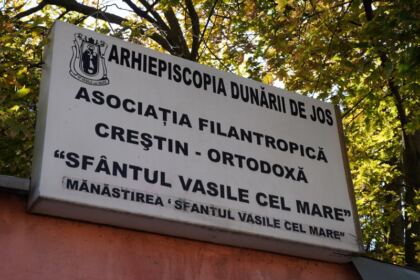 Arhiepiscopia Dunării de Jos sprijină în continuare spitalele şi centrele sociale – fotografia 33