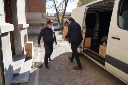 Arhiepiscopia Dunării de Jos sprijină în continuare spitalele şi centrele sociale – fotografia 36