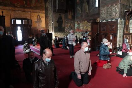 Rugăciuni şi daruri pentru cei bolnavi – fotografia 15