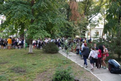 Deschiderea cursurilor pentru noul an şcolar la Seminarul Teologic „Sfântul Apostol Andrei“ din Galaţi – fotografia 8