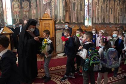 Deschiderea cursurilor pentru noul an şcolar la Seminarul Teologic „Sfântul Apostol Andrei“ din Galaţi – fotografia 10
